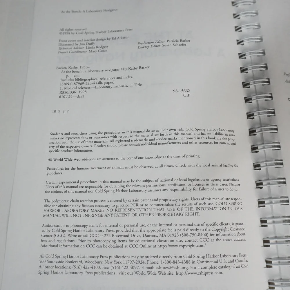At‎ the Bench A Laboratory Navigator Kathy Barker 1998 Spiral Lab Manual